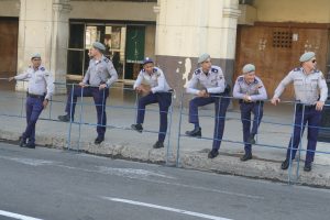 Michaela Schabel recherchierte für schabel-kultur-blog.de Ausschau über Sicherheit, Kontrolle, das sozialistische System in Kuba, Havanna
