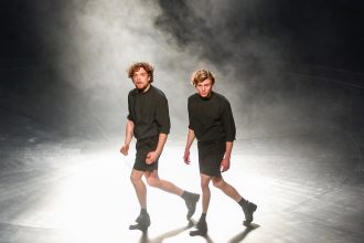 Theaterkritik "Das große Heft" präsentiert von www.schabel-kultur-blog.de