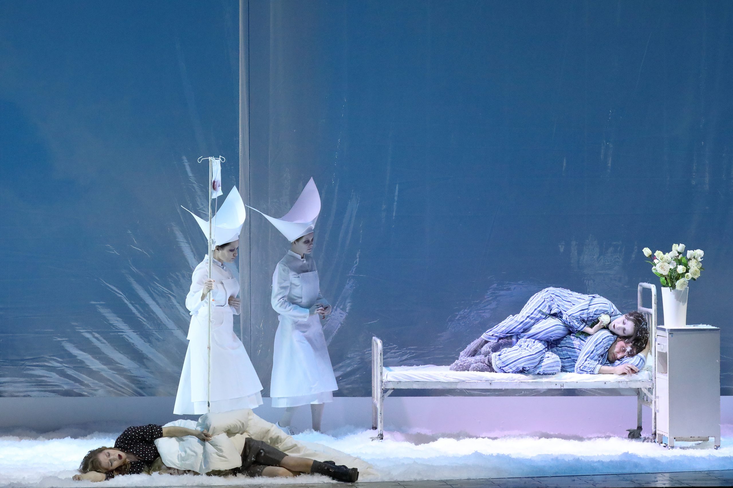 München – gemischte Resonanz für  Abrahamsens erste  Oper „The Snow Queen“, uraufgeführt in der Münchner Staatsoper