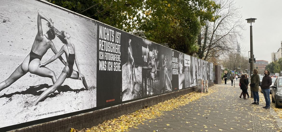 "Helmut Newton One Hundred" präsentiert von www.schabel-kultur-blog.de