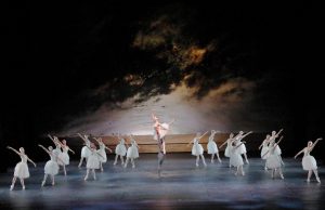 München – „Schwanensee“ als Live-Stream getanzt vom Staatsballett