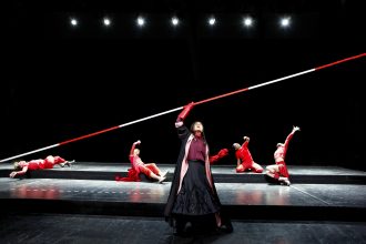 Theaterkritik "Die Befristeten" präsentiert von www.schabel-kultur-blog.de