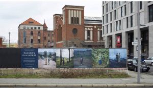 Berlin, Köln, Hamburg  -„Rwandan Daughters“ – Fotografien von Olaf Heine als Outdoor Galleries