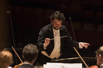 5. Sinfoniekonzert an der Komischen Oper präsentiert von www.schabel-kultur-blog.de