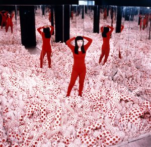 Berlin – „A Bouquet of Love. I Saw In The Universe“ – Yayoi Kusama: Eine Retrospektive“ im Gropiusbau