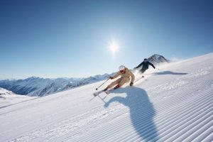 Tirol – Mit der „WhiteCard“ auf  fünf Gletschern grenzenloses Ski-Vergnügen