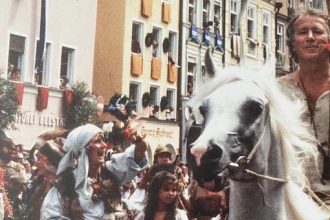 Fritz-Koenig-Kalender 2023 präsentiert von www.schabel-kultur-blog.de
