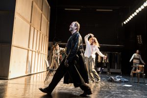 Berliner Theatertreffen –  „Ein Bus nach Dachau“ – Ein 21st Century Erinnerungsstück von De Warme Winkel in Kooperation mit dem Theater Bochum