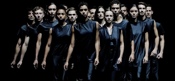 Berlin – Christos Papadopoulos’ „Mycelium“ getanzt vom Ballet de l’Opéra de Lyon – ein absolutes Novum beim Tanzfestival