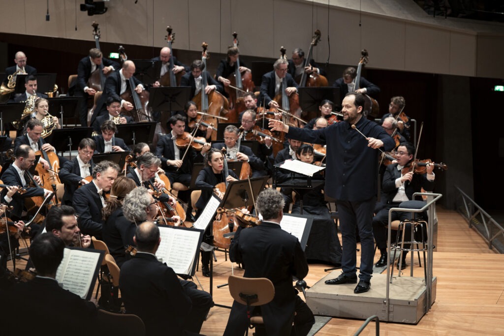 Konzertkritik Bruckners 8. Symphonie in c-Moll in der Berliner Philharmonie dirigiert von Andris Nelsons, präsentiert von www.schabel-kultur-blog.de