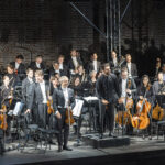 Konzertkritik "Sommernachtstraum" unter Leitung von Ektara Tartanis mit Sologeiger Christian Scholl im Landestheater Niederbayern präsentiert von www.schabel-kultur-blog.de