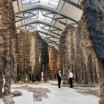 Ausstellung "Embrace" im Berliner Hamburger Hafen präsentiert von www.schabel-kultur-blog.de.