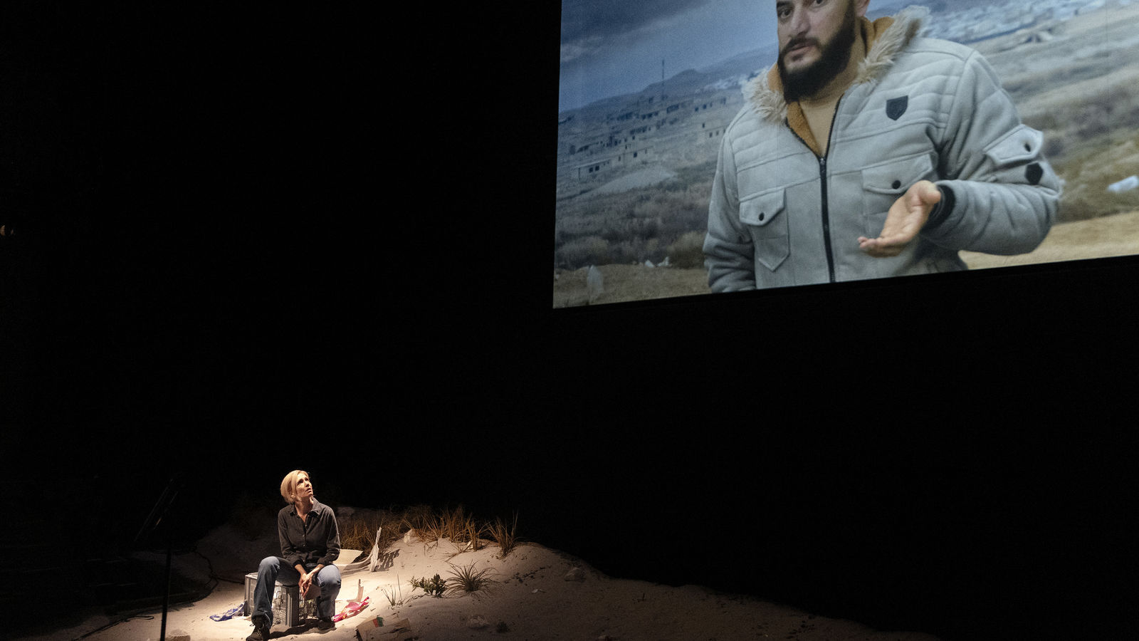 Berlin – Milo Raus „Die Seherin“ – von Ursina Lardi in der Schaubühne großartig umgesetzt