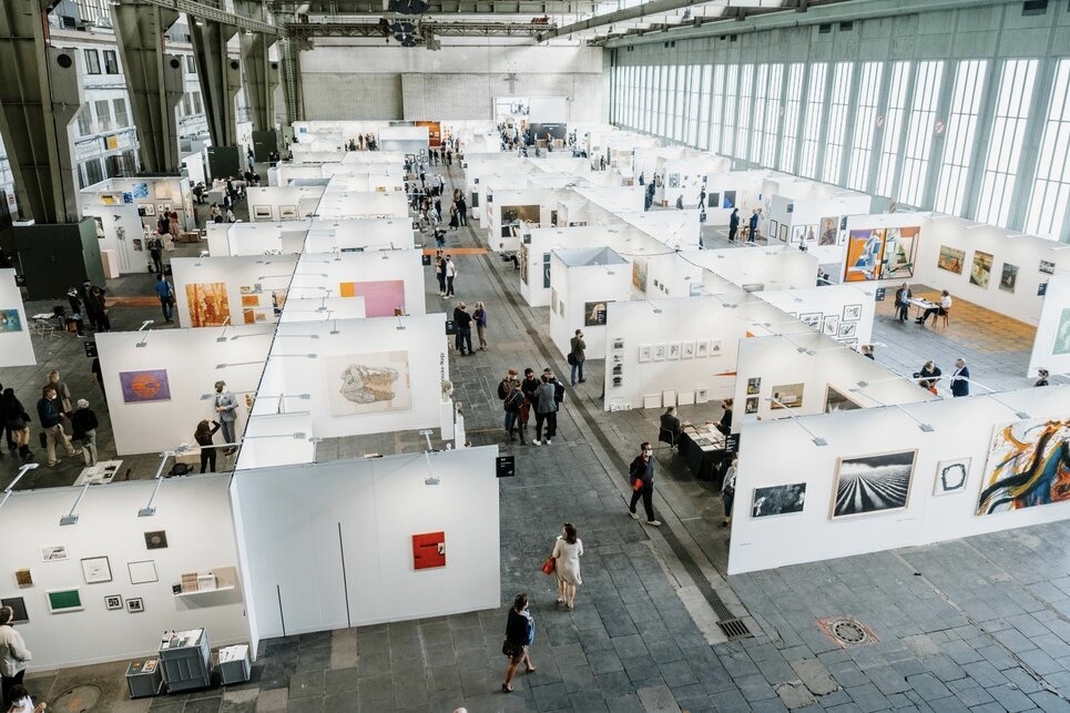 Berlin – die 12. Ausgabe der „Positions Berlin Art Fair“ im Hanger 7 des Flughafen Tempelhof 