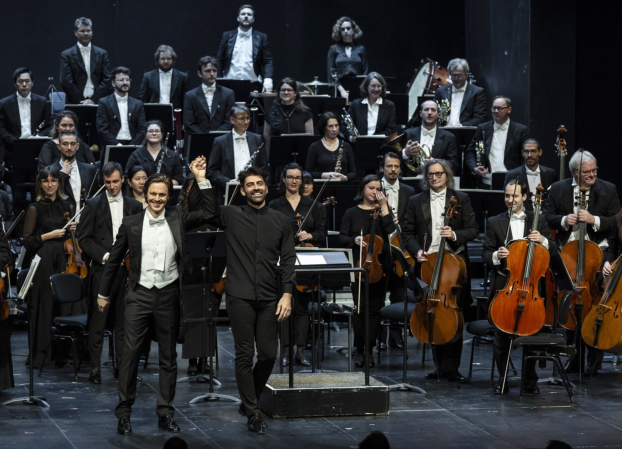 Landshut /Passau – 3. Sinfoniekonzert mit Uraufführung von Ektoras Tartanis’ „Niemandsrose“