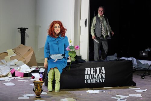 Moritz Rinkes „Sophia oder das Ende der Humanisten“ – Theaterkritik zur deutschen Erstaufführung am Renaissance-Theater Berlin 