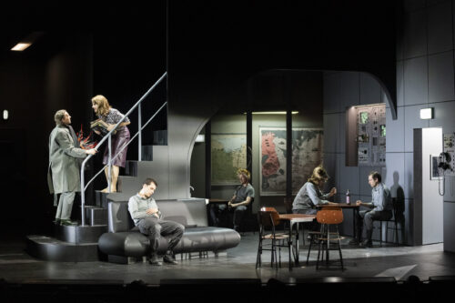 Tschechows „Drei Schwestern“ 2026 am Berliner Ensemble – Theaterkritik zur Inszenierung von Mateja Koležnik