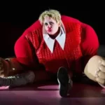 Theaterkritik von Lucia Bihlers "Die Welt im Rücken" am Schauspiel Stuttgart beim Berliner Theatertreffen präsentiert von www.schabel-kultur-blog.de