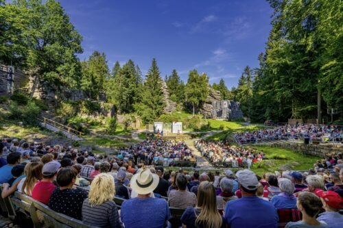 Greifenstein-Festspiele 2026 auf der Naturbühne Greifensteine – Theater auf einer der schönsten Felsenbühnen Europas
