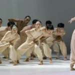 Tanzkritik "Sounding Ligh" bei Tanz im August 2026 in Berlin präsentiert von www.schabel-kultur-blog.de